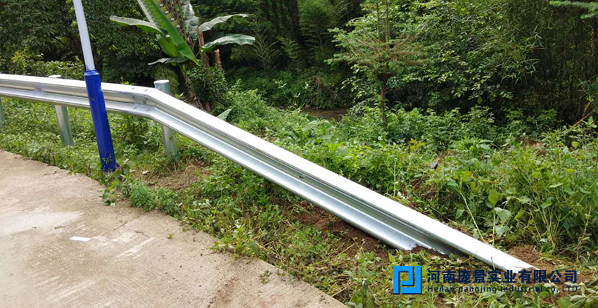 波形丝瓜官网入口污地锚式端头.jpg